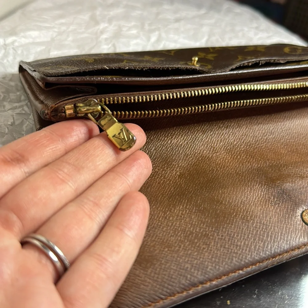 1994 Louis Vuitton Sarah Monogram Wallet - Vintage - Picture 10 of 10